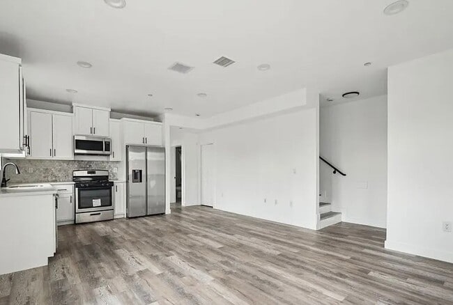 Building Photo - 3918 Brighton Ave