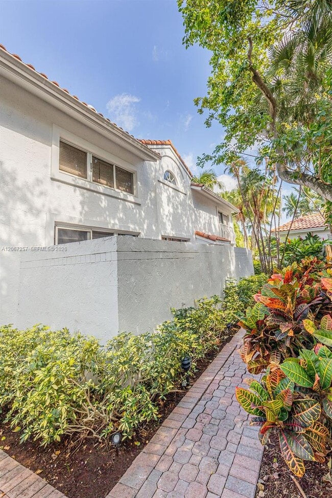 Foto del edificio - 20935 NE 37th Ct