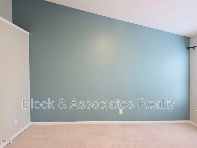 Foto del edificio - 124 Braeside Ct