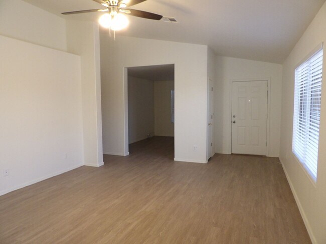 Foto del edificio - 3bed/2bath + Den in Apache Junction