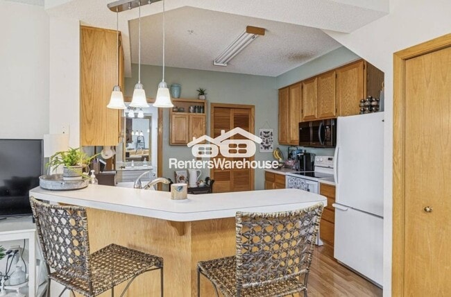 Foto del edificio - 8829 Branson Dr
