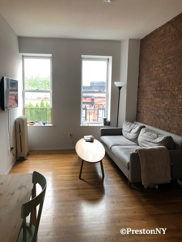 Primary Photo - 135 W 10th St