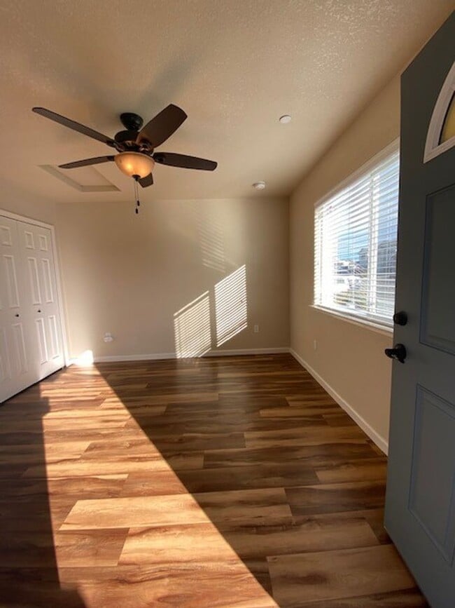 Foto del edificio - 1956 Sagewood Way