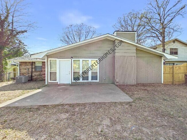 Foto del edificio - 8708 Patricia Lynn Ln