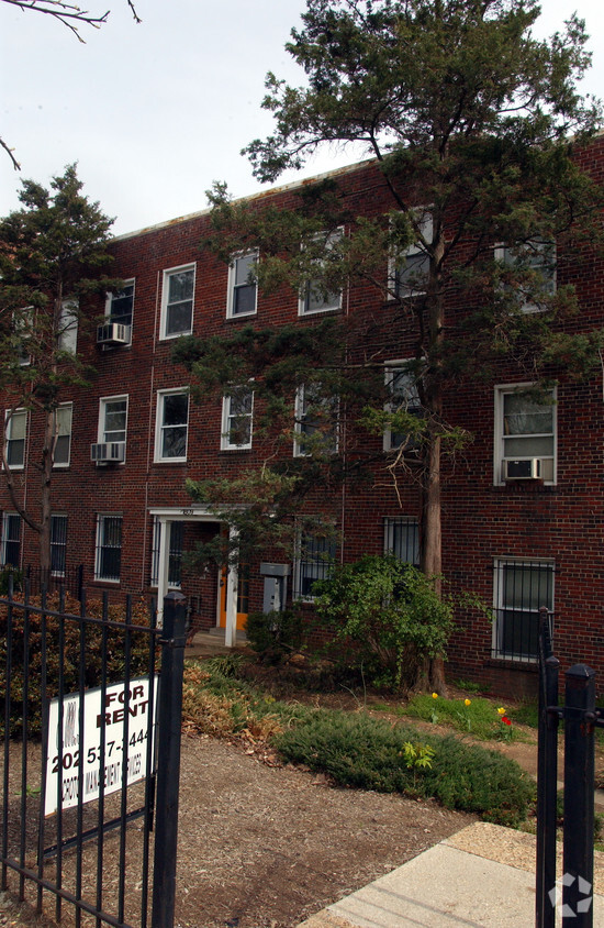 Foto del edificio - 1809 Maryland Ave NE