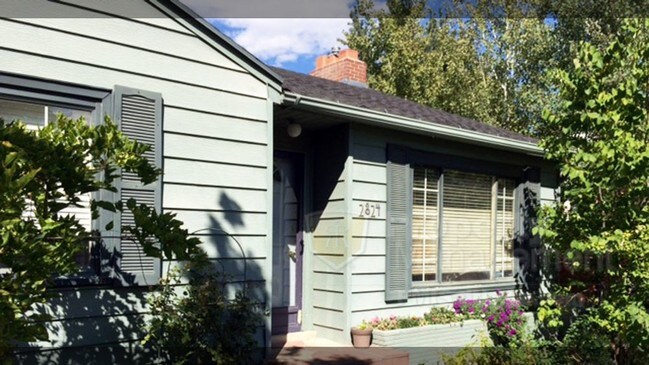 Building Photo - 2824 S Devereaux Way