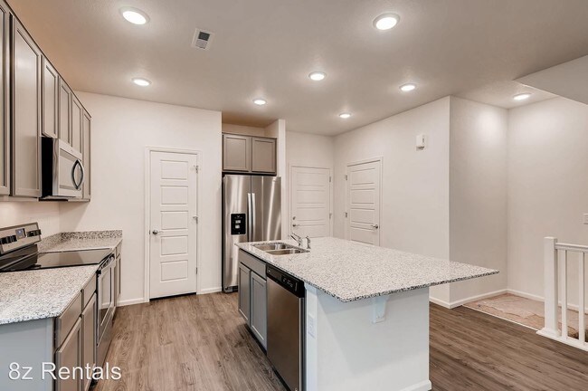 Building Photo - 3 br, 2.5 bath House - 3841 N Himalaya Rd #1