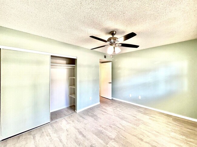 Building Photo - Newly remodeled 2B/2BA condo available in ...