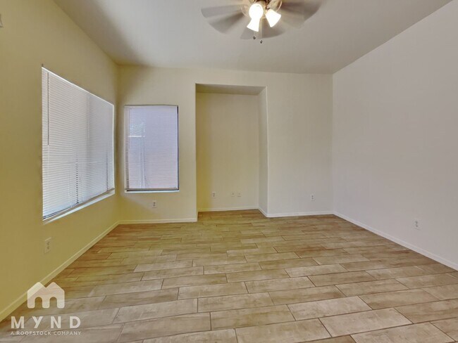 Building Photo - 10524 W Almeria Rd