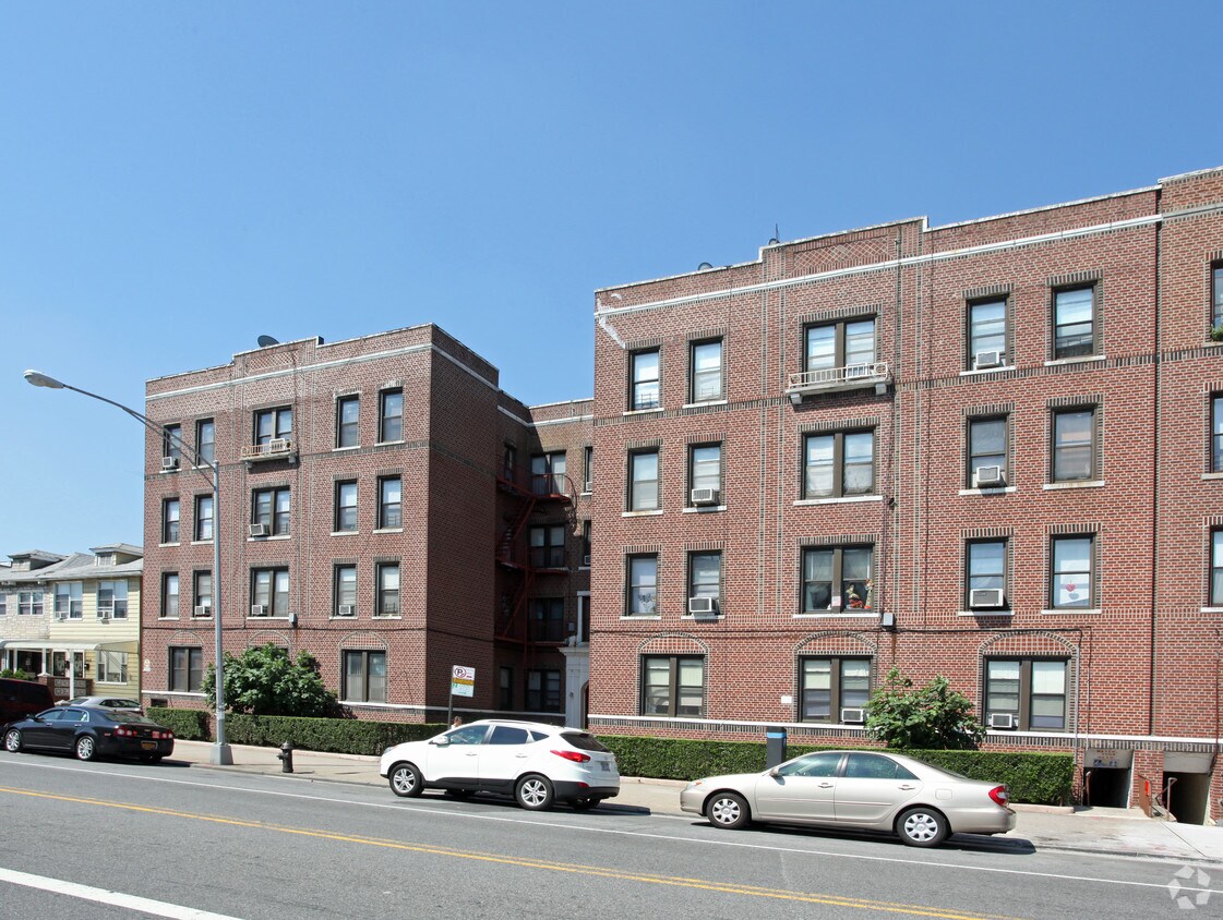Building Photo - 1318 W 6th St