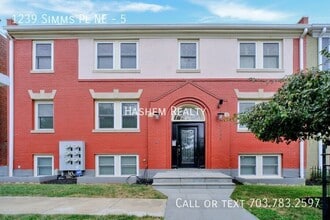 Building Photo - 1239 Simms Pl NE