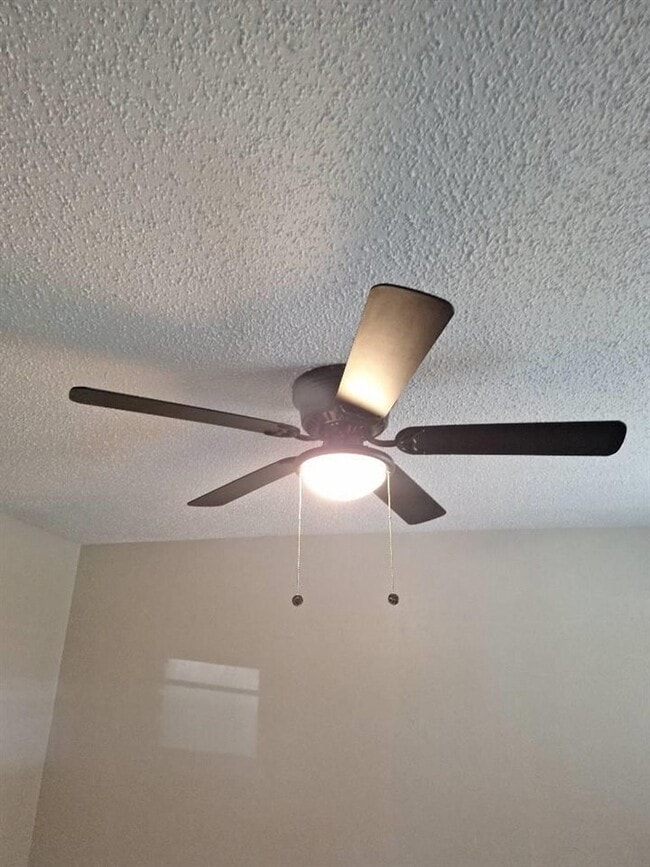 Building Photo - 2601 SW H Ave