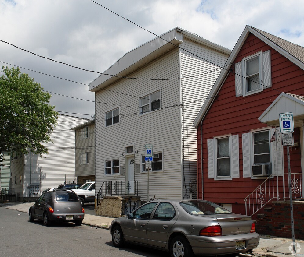 Primary Photo - 82-84 Vincent St