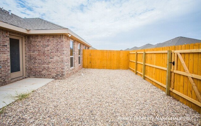 Building Photo - 5605 Kemper St