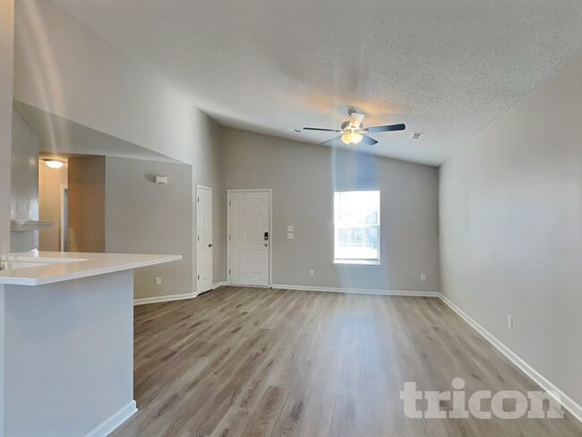 Building Photo - 15228 Pangborn Pl