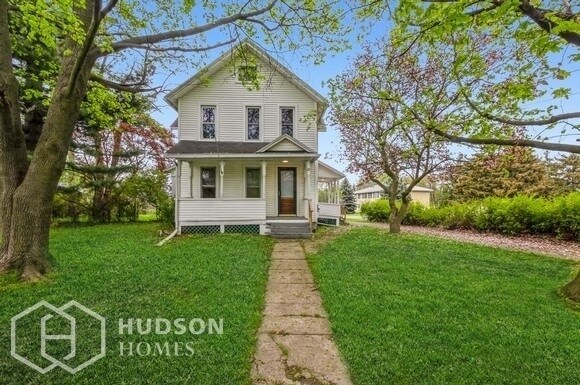 Primary Photo - 121 Big Tree St