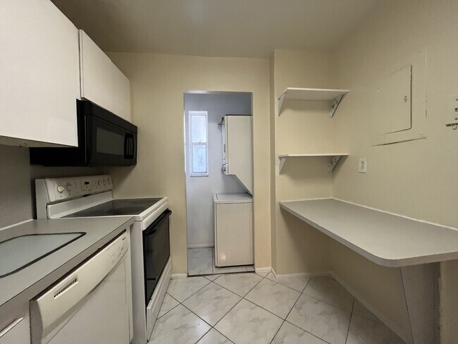 Foto del edificio - 8051 S Colony Cir