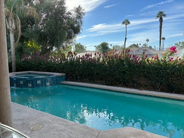 Foto del edificio - 77573 Ashberry Ct