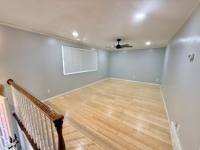 Building Photo - 1021 N 925 E St