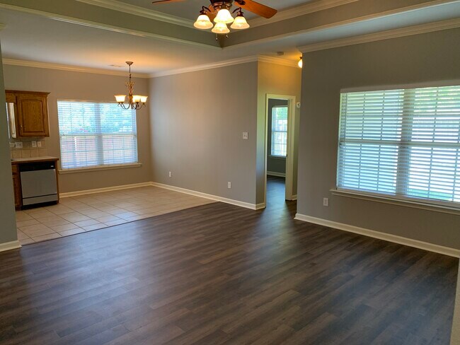 Foto del edificio - 100 Ridgecrest Square