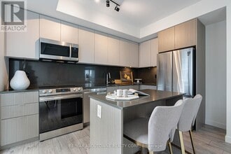 Building Photo - 125 Bronte Rd