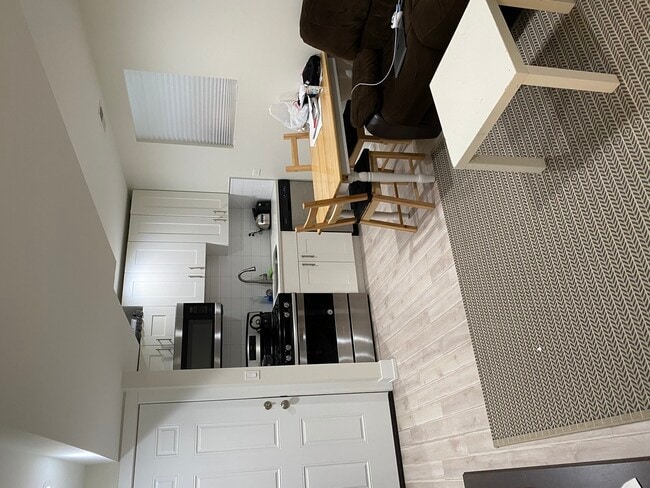 Building Photo - 1914 W Crystal St