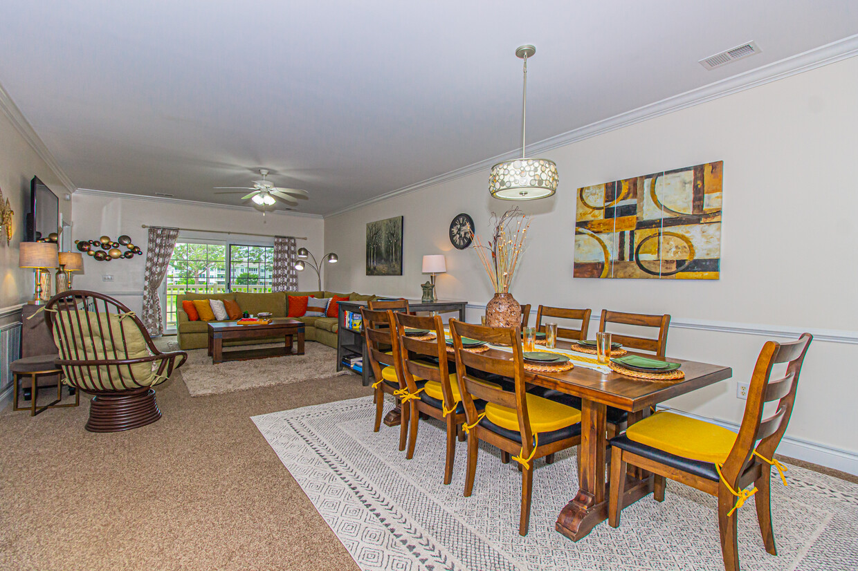 Dining & Living Room - 4890 Luster Leaf Cir