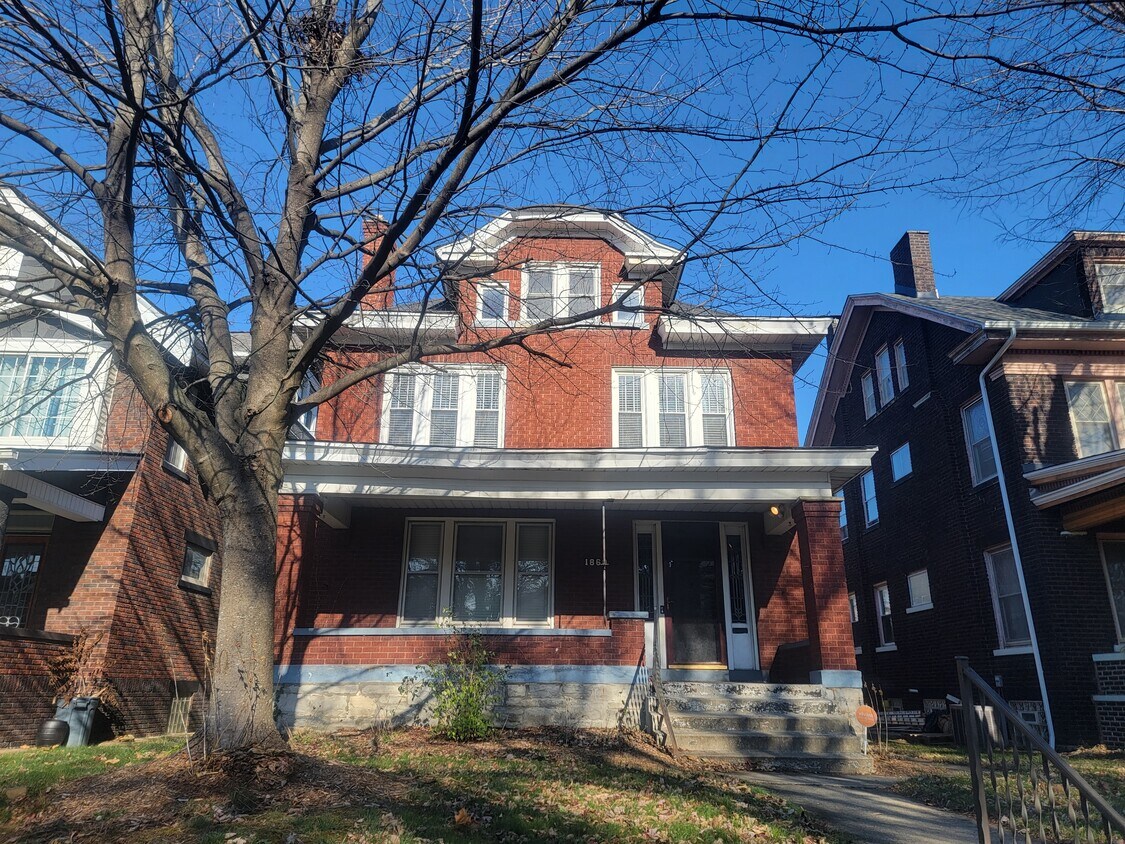 Foto principal - 701 1/2 E Columbus St