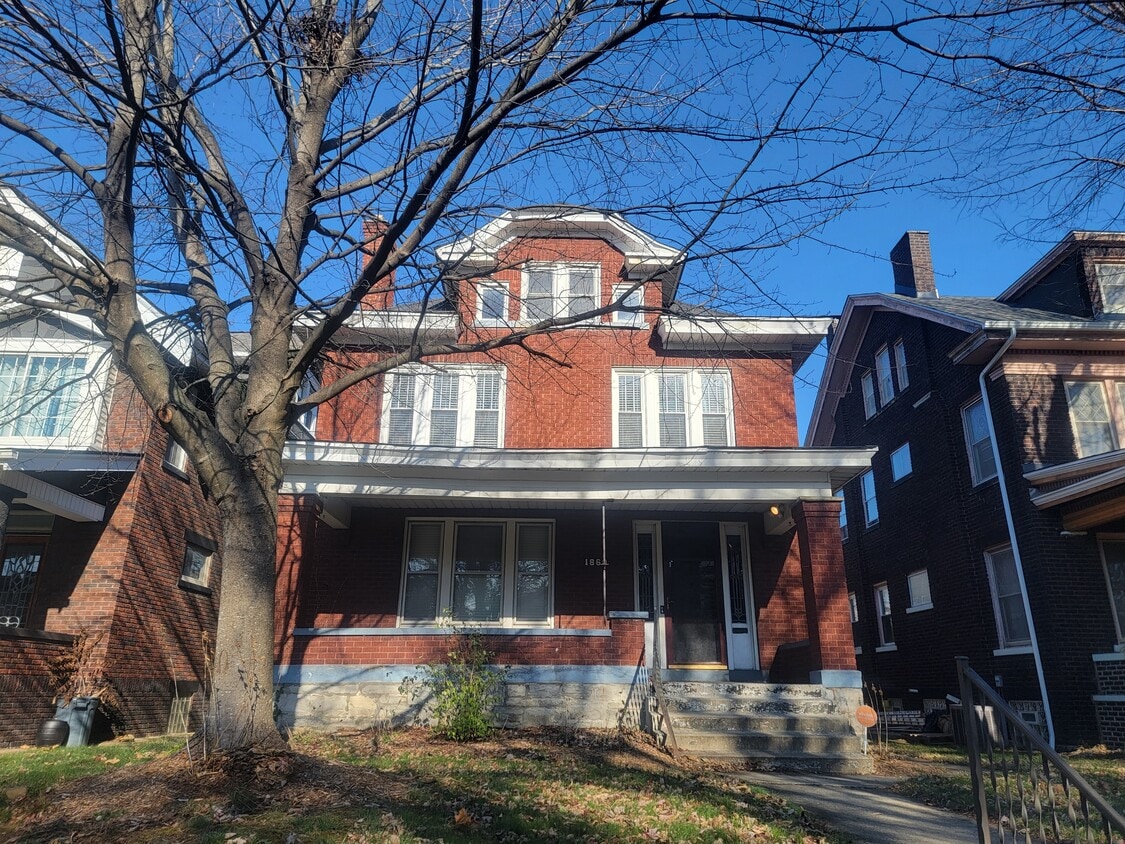 Primary Photo - 701 1/2 E Columbus St