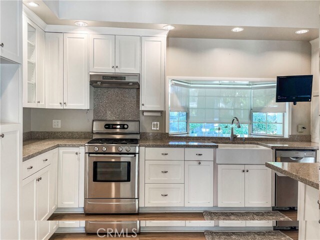 Foto del edificio - 26749 Westvale Rd