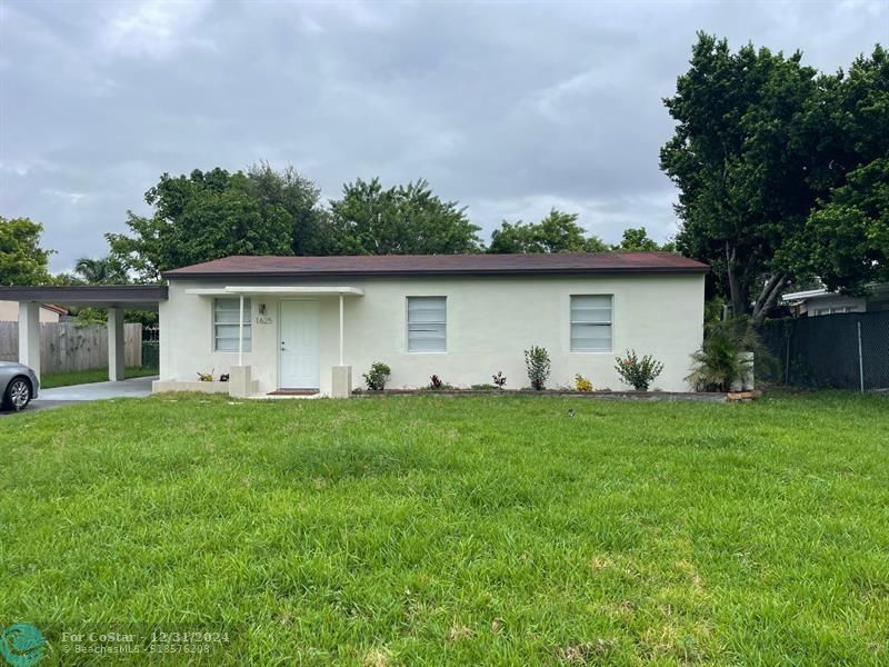 Foto principal - 1625 NW 12th Ct