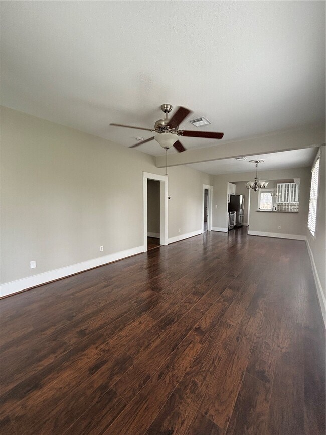 Foto del edificio - 841 E 23rd St