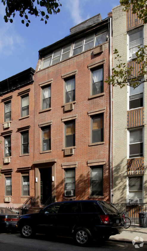 Building Photo - 339 W 19th St