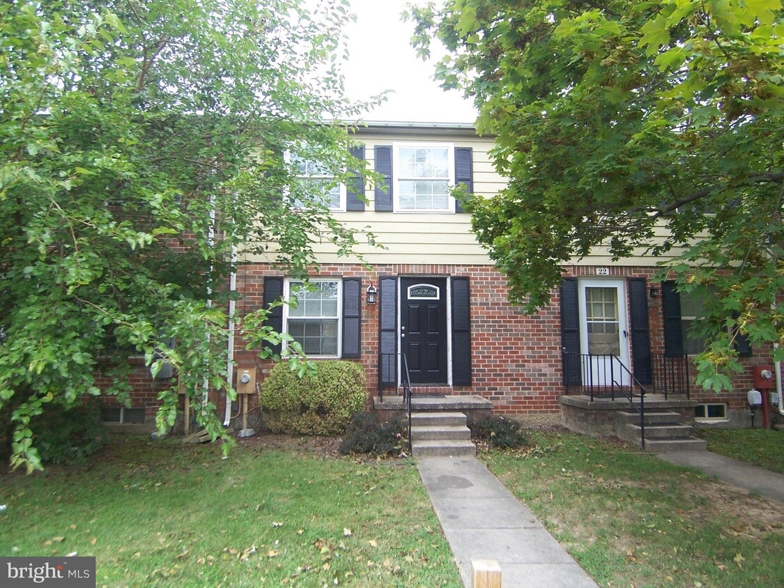 Primary Photo - 20 Lockett Ct