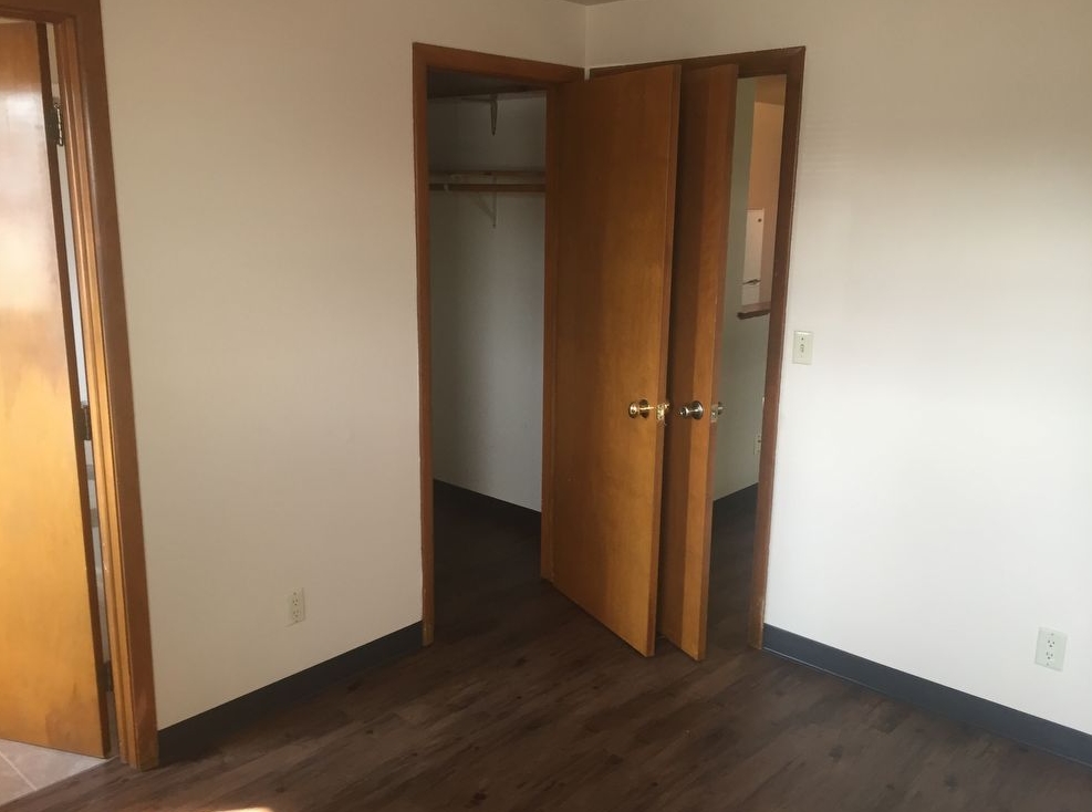 Interior Photo - 633 Lime Kiln Rd