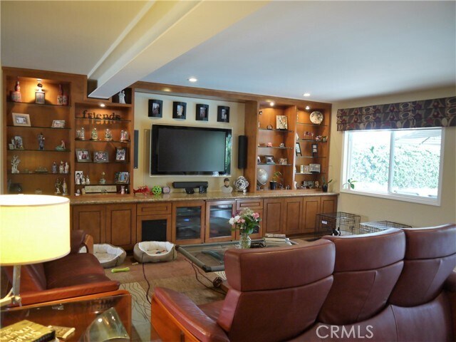 Building Photo - 25 Bennington