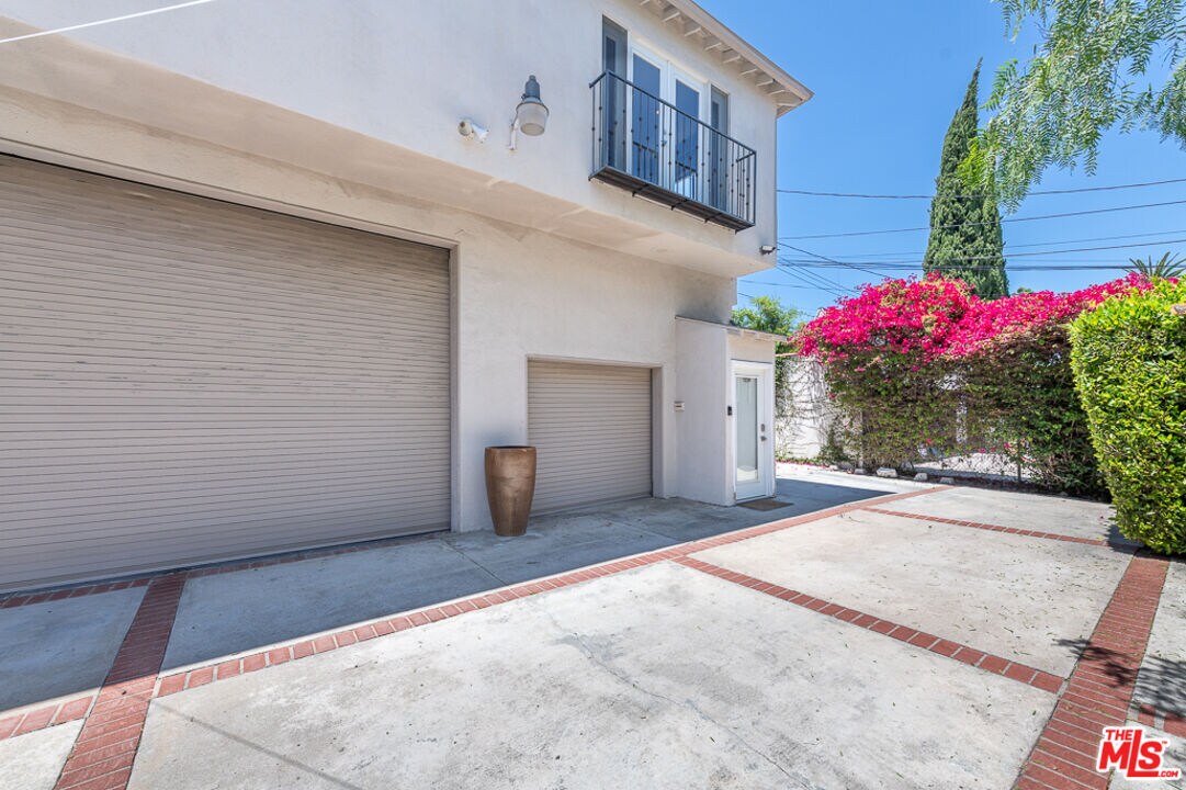 Foto principal - 1239 S Orange Dr