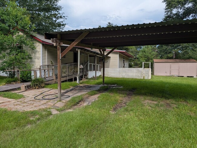 Building Photo - 64 Gazebo St