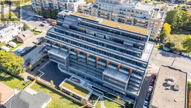 Photo du bâtiment - 700 Sheppard Ave W