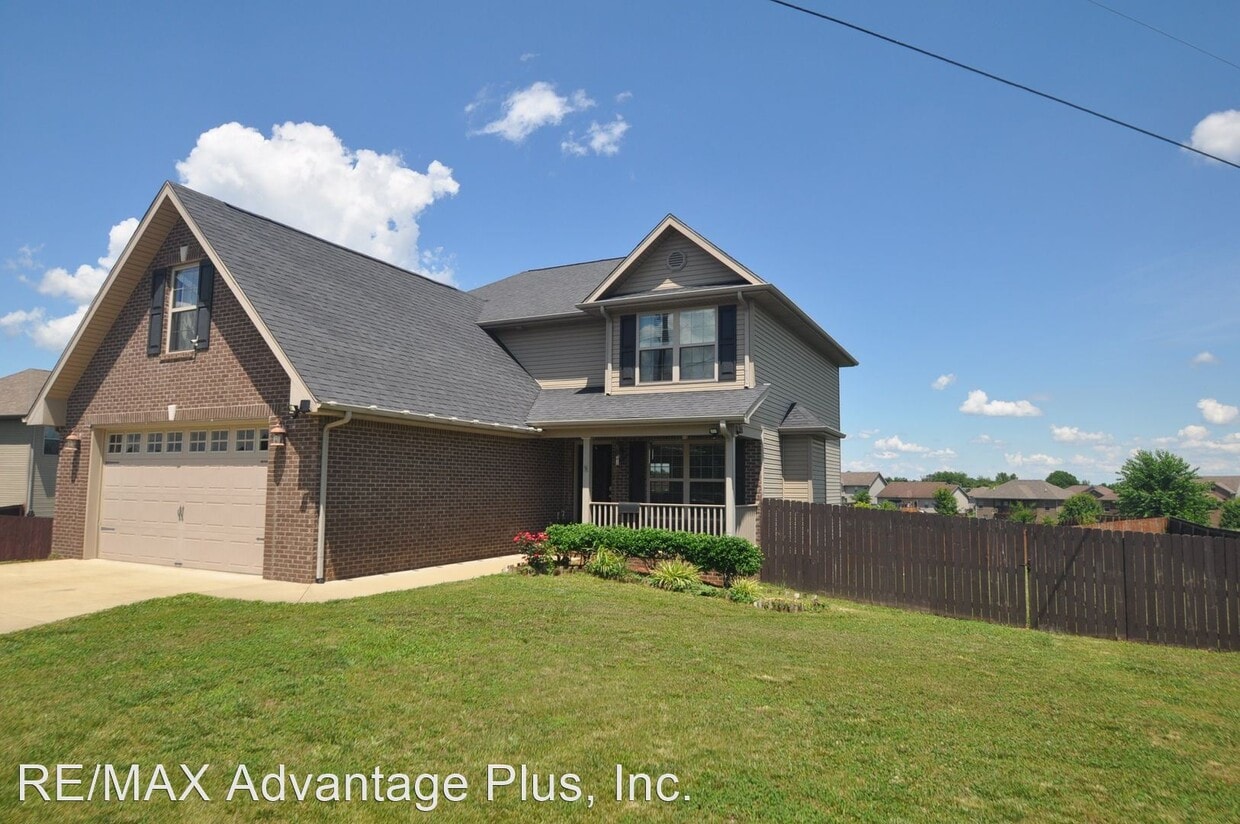 4 br, 3.5 bath House 430 Knox Ave. House Rental in Vine Grove, KY