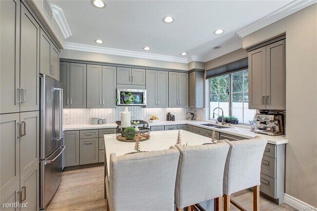 Foto del edificio - 3 br, 2.5 bath Condo - 2951 W Bradley Pl