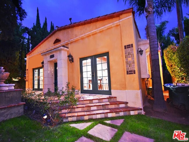 Foto del edificio - 1847 E Del Mar Blvd