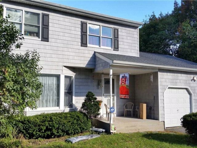 Foto del edificio - 419 Miller Place Rd