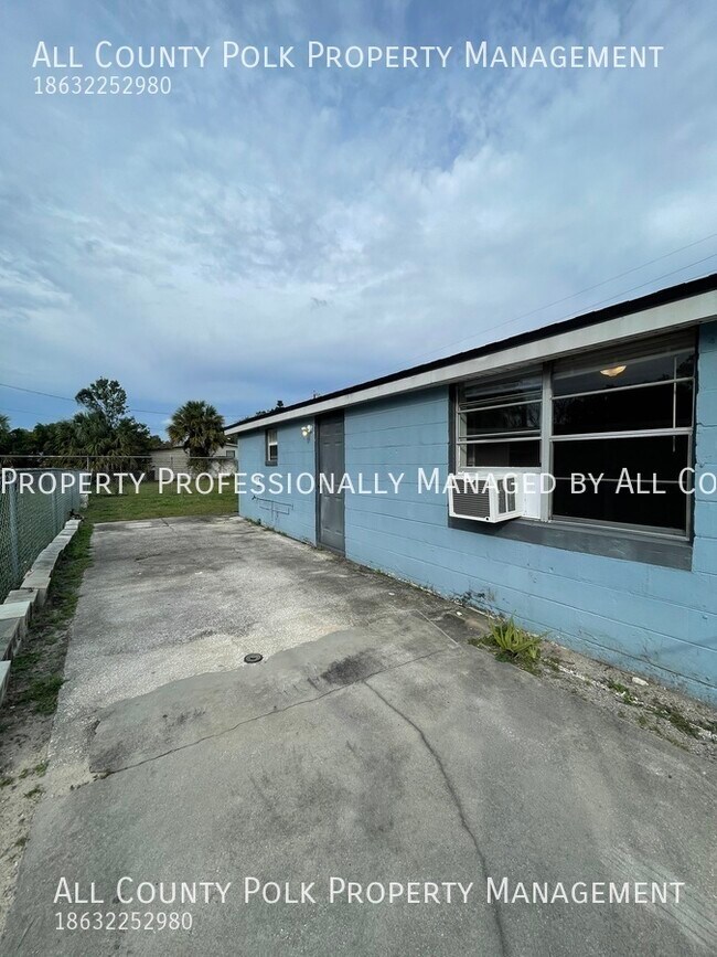 Foto del edificio - Nice 2/1 Duplex in Lakeland. Water Included!