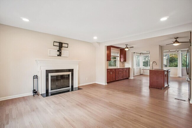 Foto del edificio - 4409 Westbrook Ln