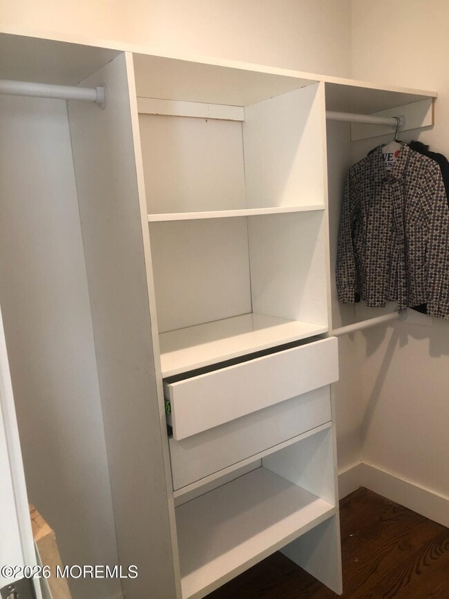 Building Photo - 1004 Van Ct Ave