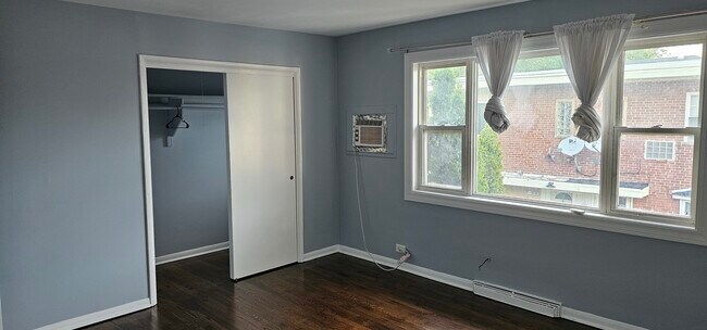 Foto del edificio - 5115 N Springfield Ave