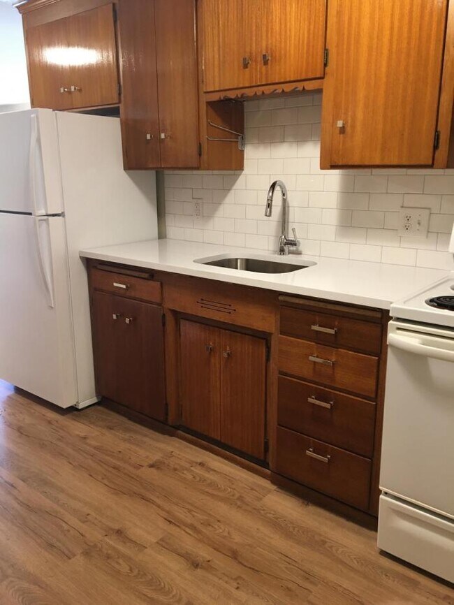 Building Photo - 1 bedroom in Seattle WA 98117
