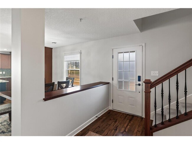 Foto del edificio - 3403 Chestnut Ln