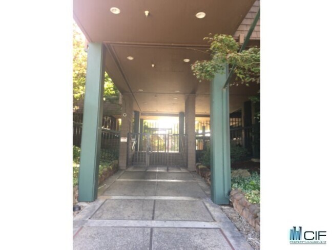 Building Photo - 320 Soquel Ave